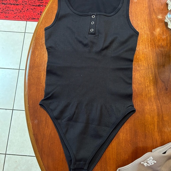 OQQ BODYSUITS OFF TIKTOK SHOP. Size small - Picture 5 of 7
